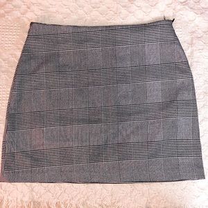 Forever 21 Houndstooth mini skirt size medium (M)